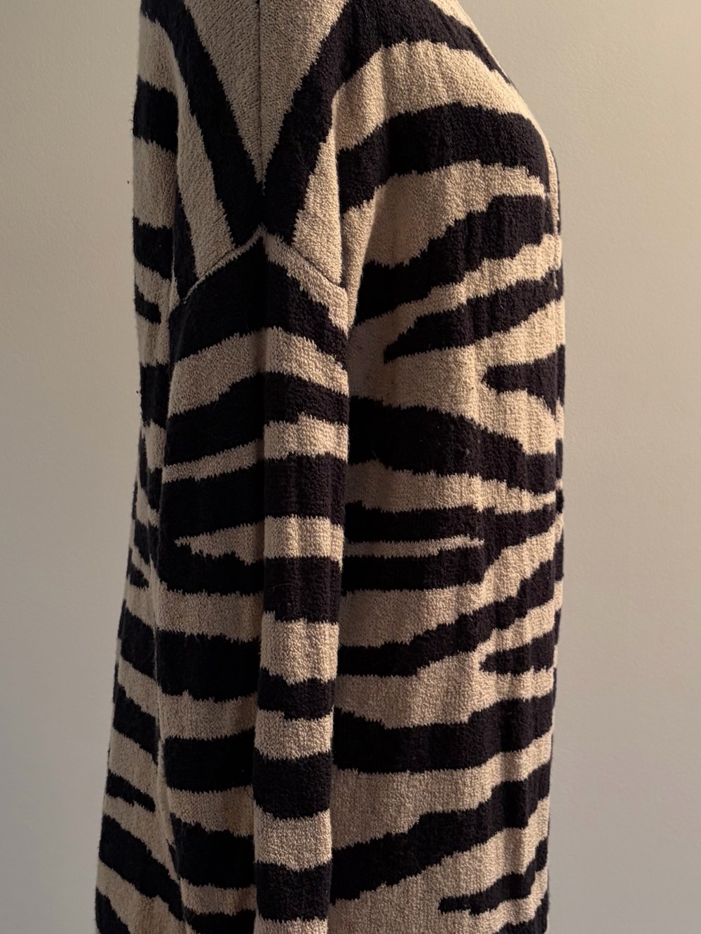 William Rast Open Front Sweater Jacket - Size Large. - Picture 4 of 12